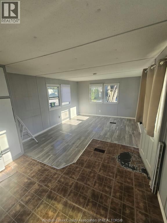 Property Photo:  160 Neil Court  ON N8M 2A6 