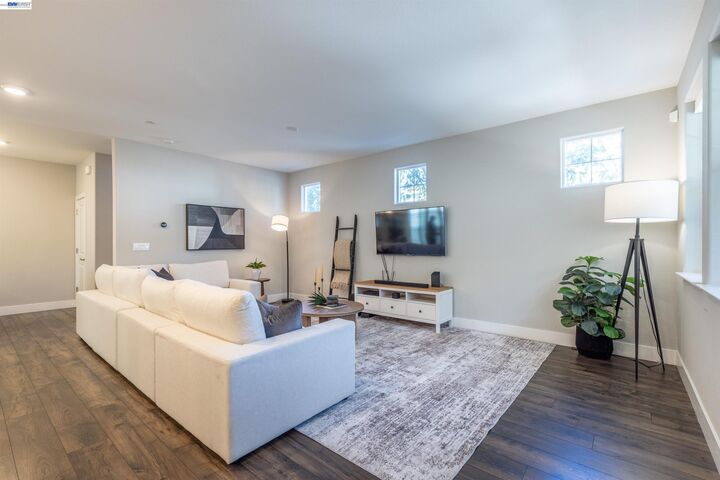 Property Photo: 601 Chives Way CA 94595