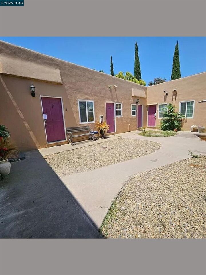 Property Photo:  416 N 1/2 School St #6  CA 95240 