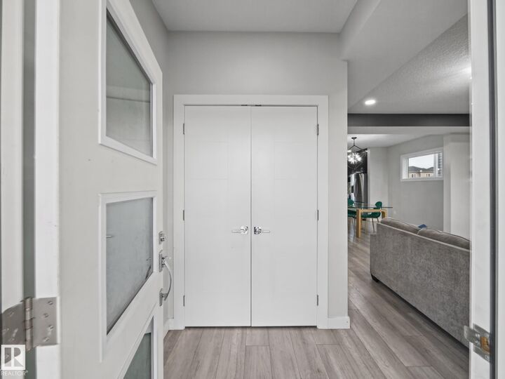 Property Photo:  20625 99B Avenue NW  AB T5T 7N3 