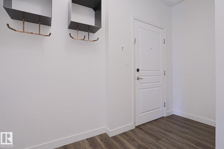 Property Photo:  2035 Grantham Court NW 111  AB T5T 3X4 