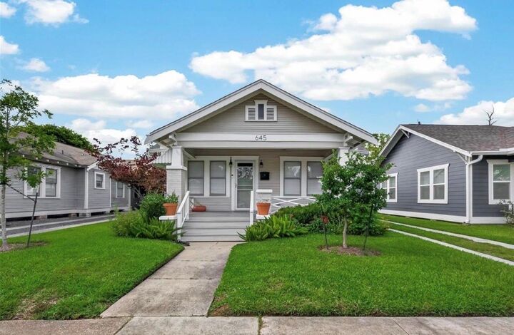 Property Photo: 645 E 14th Street TX 77008