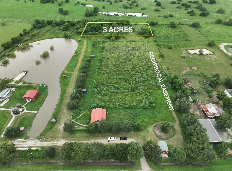 Property Photo:  7702 Vincik Ehlert Road  TX 77471 