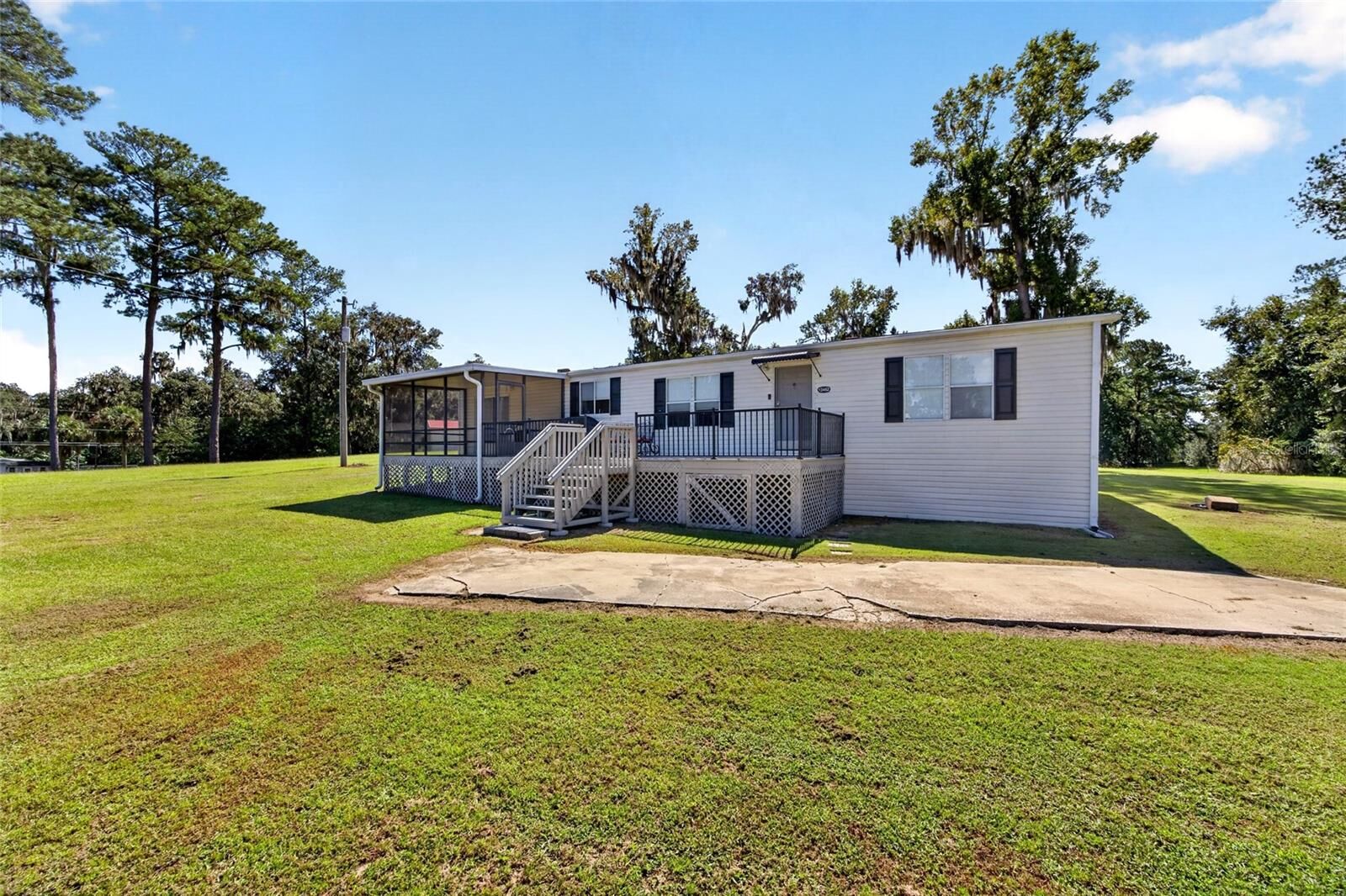 Property Photo:  12426 SE 55th Avenue Road  FL 34420 