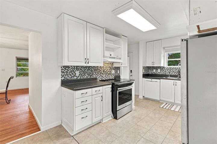 Property Photo:  820 S Montgomery Avenue  FL 32720 
