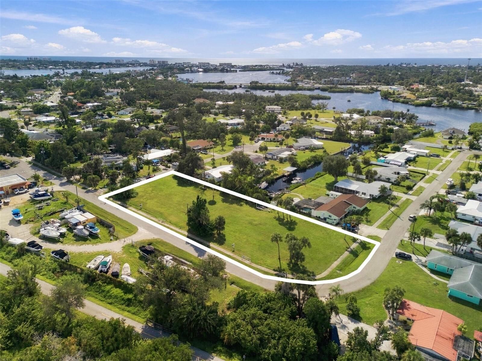 Property Photo: 510 Buena Vista Drive FL 34275