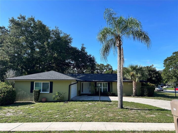 Property Photo: 2019 Forest View Drive FL 34683