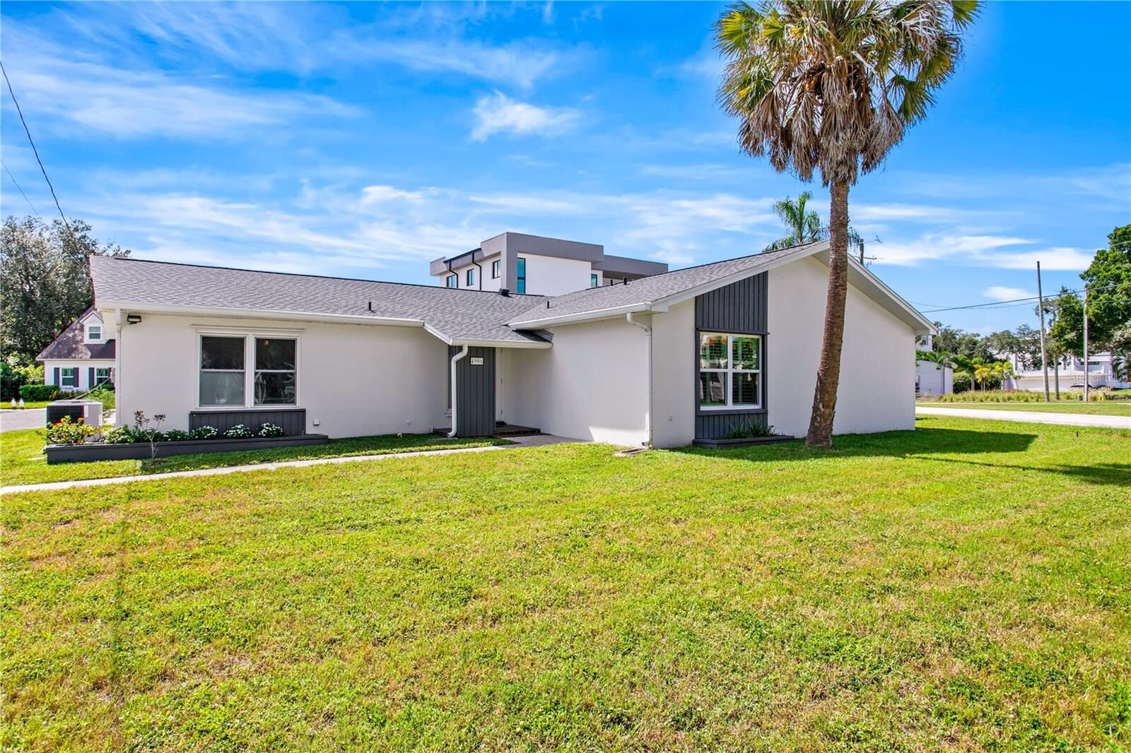 Property Photo:  4906 W San Rafael Street  FL 33629 