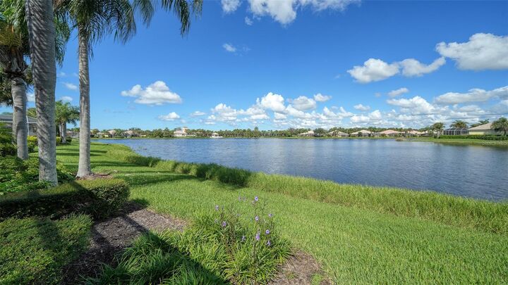 Property Photo:  5924 Mariposa Lane  FL 34238 