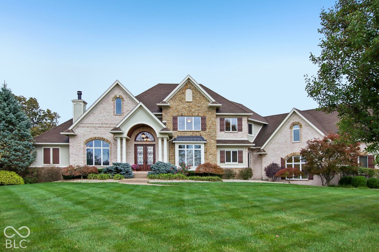 Property Photo:  4833 Krestridge Court W  IN 46106 