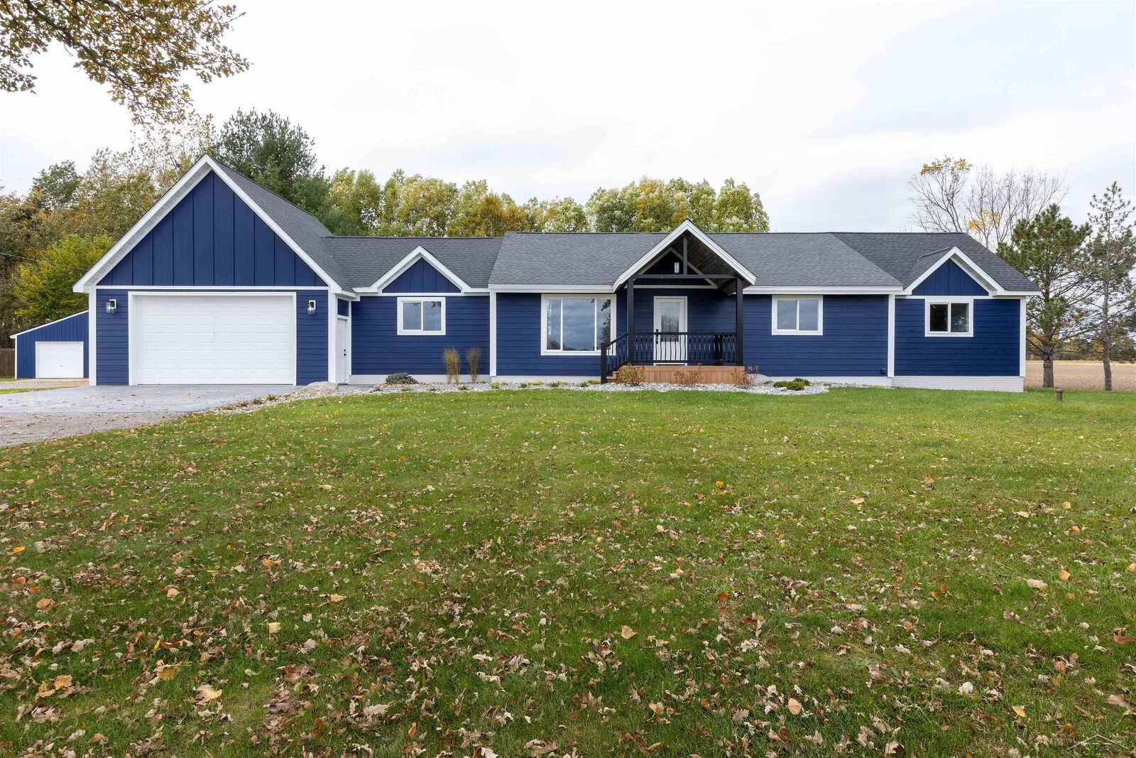 Property Photo:  4086 S Schreiber Road  MI 48626 