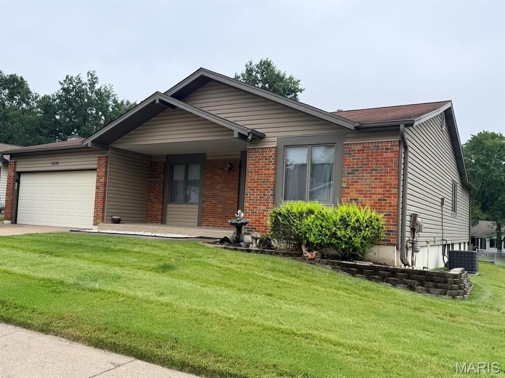Property Photo:  1030 Timberwood Trails Drive  MO 63031 