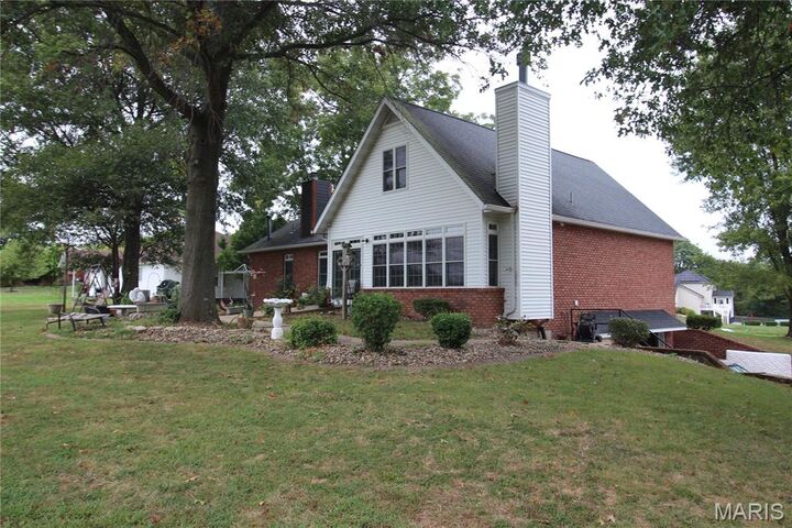 Property Photo:  240 Michael Drive  IL 62294 