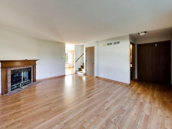 Property Photo:  1653 Delaware Court  IL 60134 
