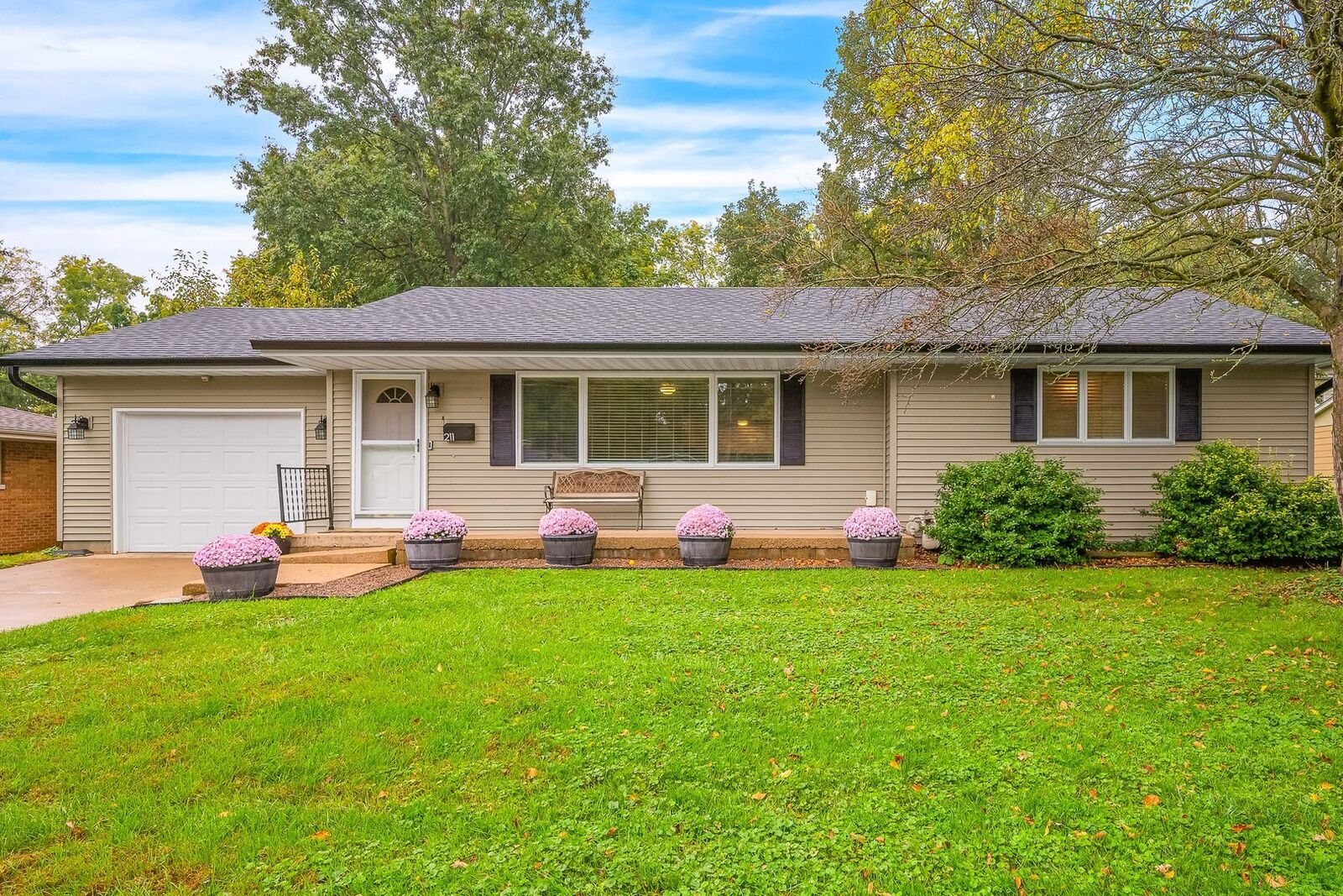 Property Photo: 211 Gregory Street IL 61761
