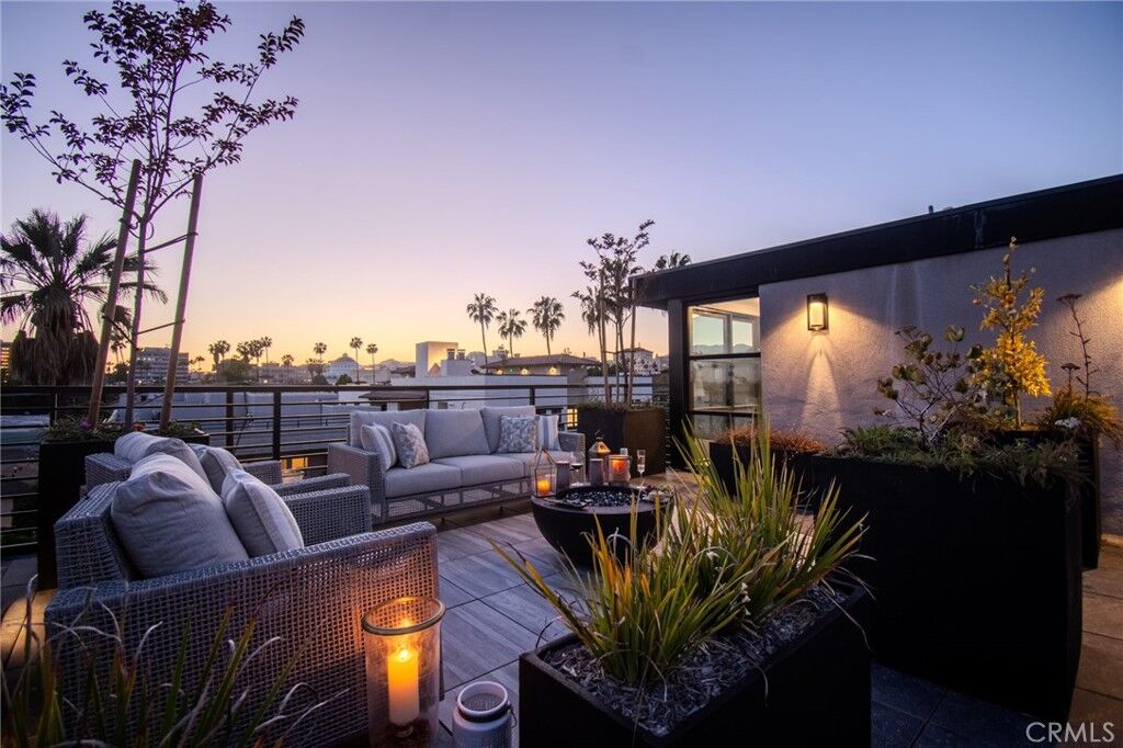 Property Photo:  150 Oak Knoll Ave 103  CA 91101 