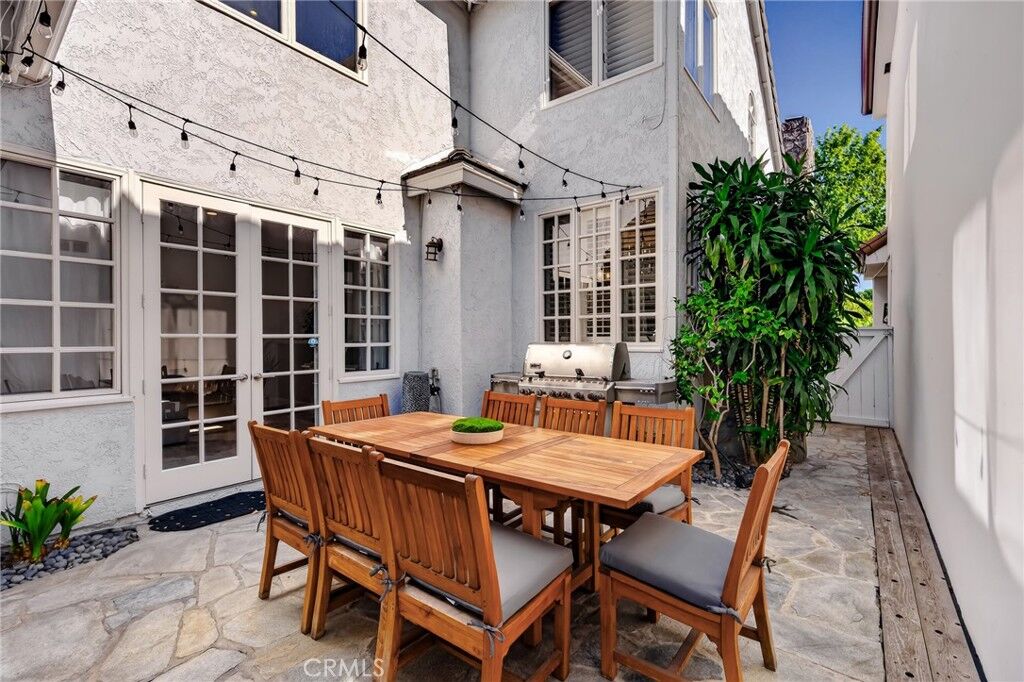 Property Photo:  607 Dahlia Avenue  CA 92625 