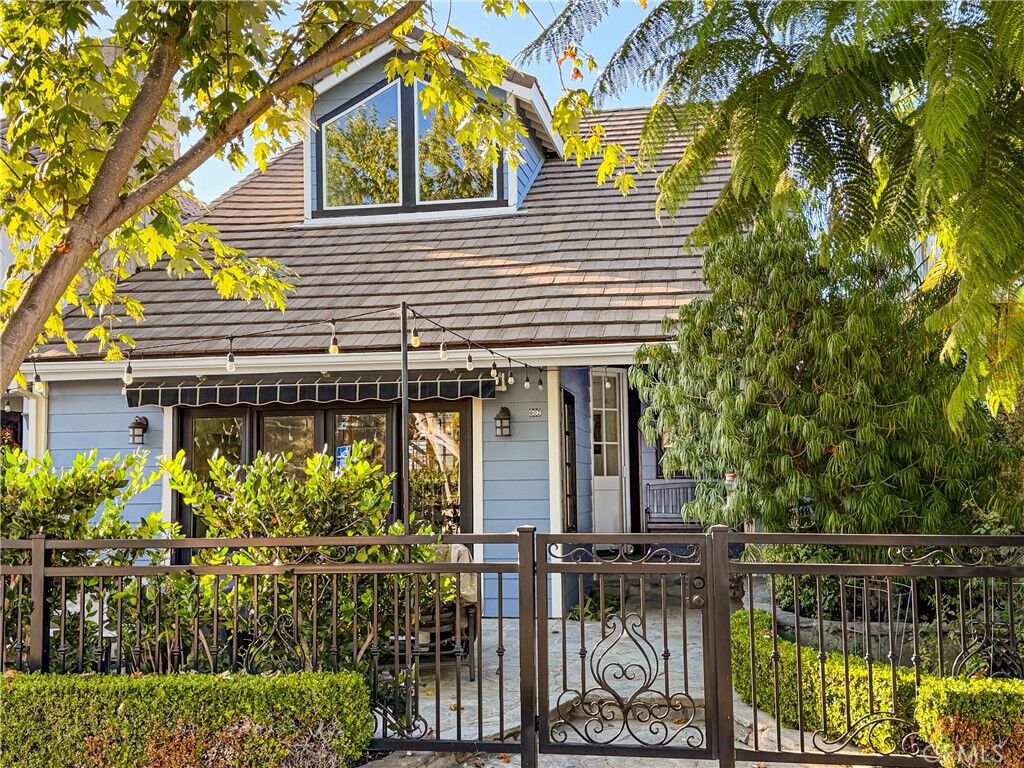 Property Photo: 607 Dahlia Avenue CA 92625
