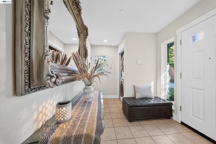 Property Photo:  908 Arietta Dr  CA 94043 
