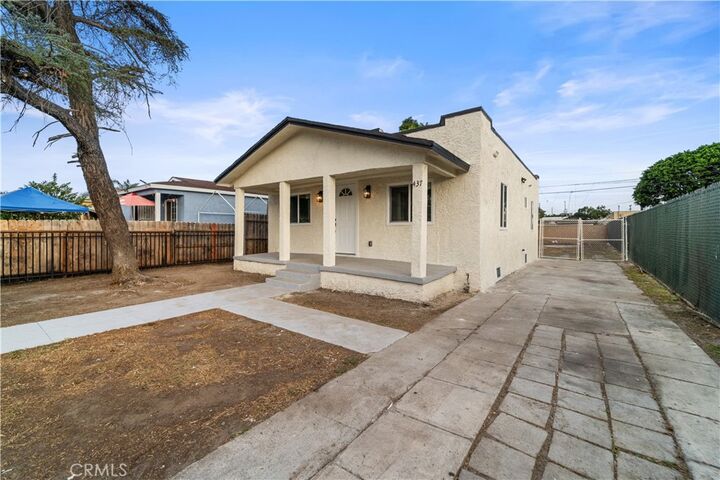 Property Photo:  437 E 93rd  CA 90003 