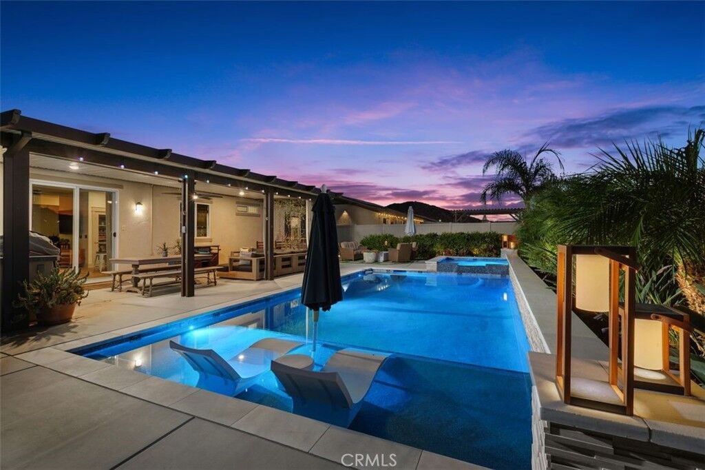 Property Photo:  27908 Via Cholula  CA 92585 