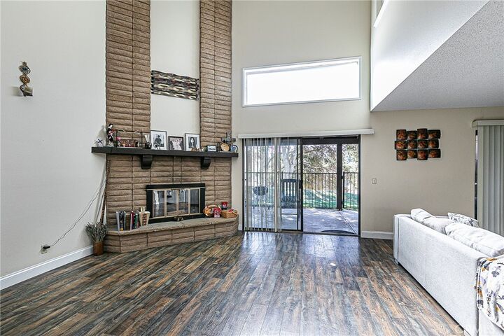 Property Photo:  1124 Via Mavis  CA 93455 