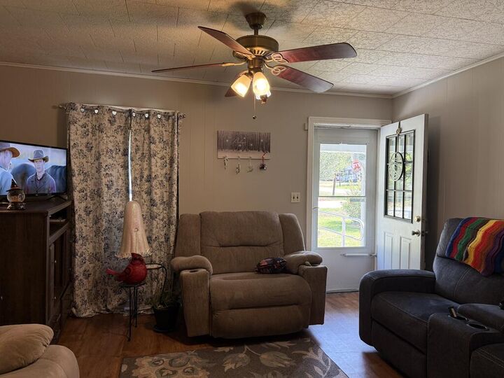 Property Photo: 408 Marion Street TX 75904