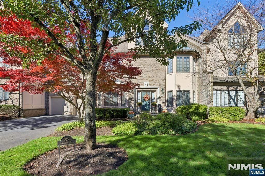 Property Photo:  273 Hampshire Ridge 273  NJ 07656 