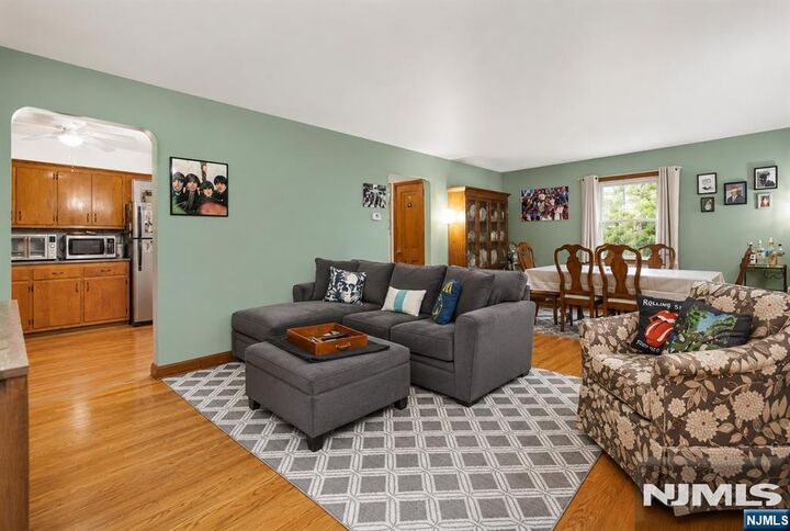 Property Photo:  340 Saddle River Road 2  NJ 07663 