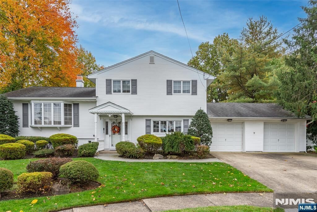 Property Photo:  103 Sandra Drive  NJ 07512 