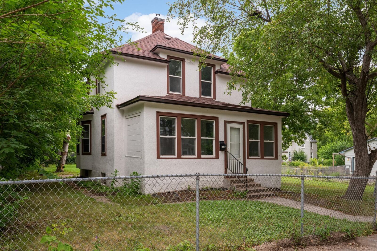 Property Photo:  1118 N 24th Avenue  MN 55411 