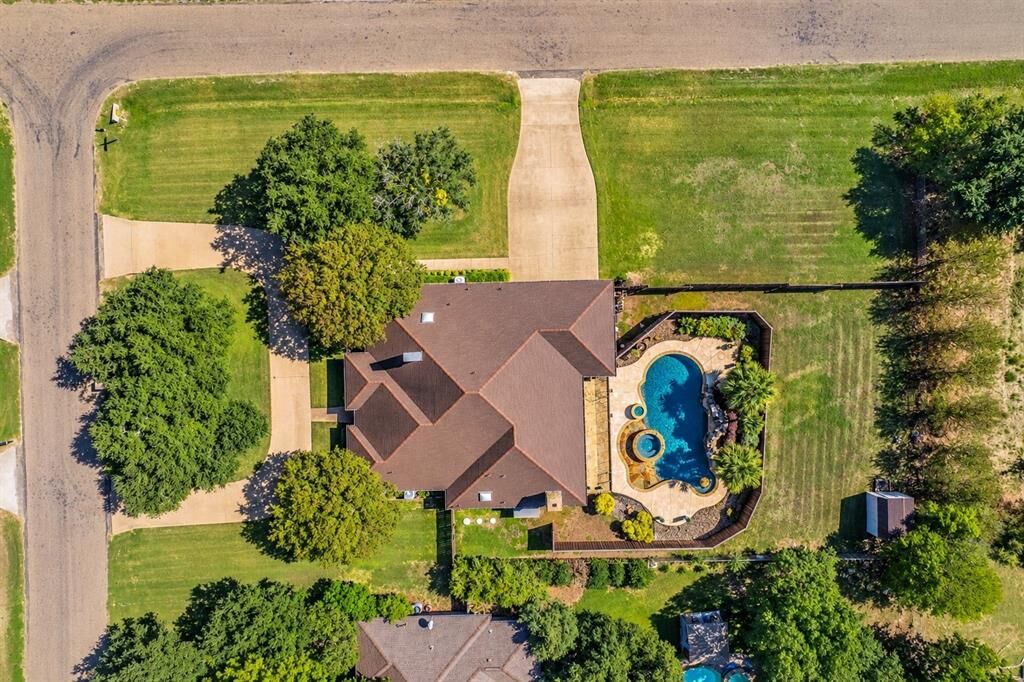 Property Photo: 610 Shallow Creek Drive TX 75154