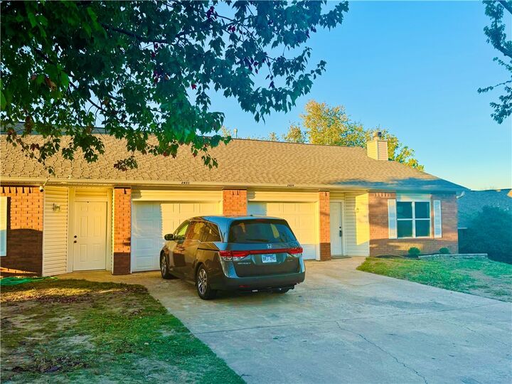 Property Photo:  2429 W Gum Street  AR 72758 