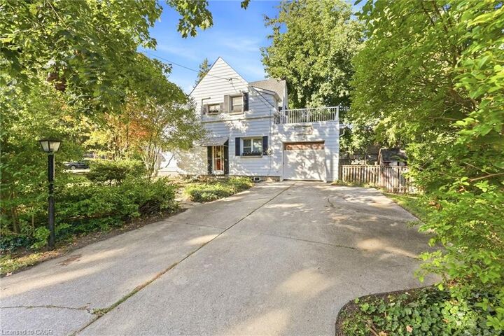 Property Photo:  132 Base Line Road E  ON N6C 2N8 