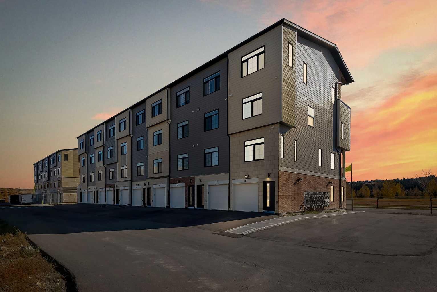Property Photo:  156 Park Street 111  AB T4C 3H3 