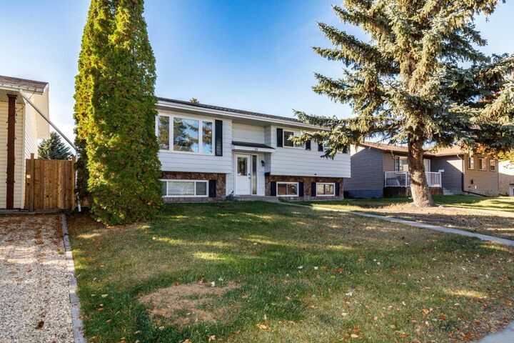 Property Photo:  88 Noble Avenue  AB T4P 2H5 