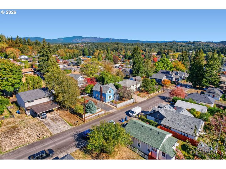 Property Photo: 323 NW 17th Ave WA 98607