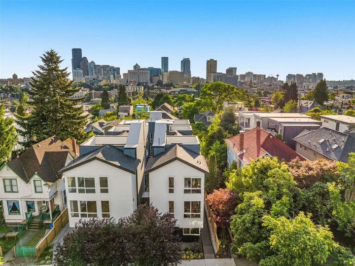 Property Photo: 825 B 17th Avenue WA 98144