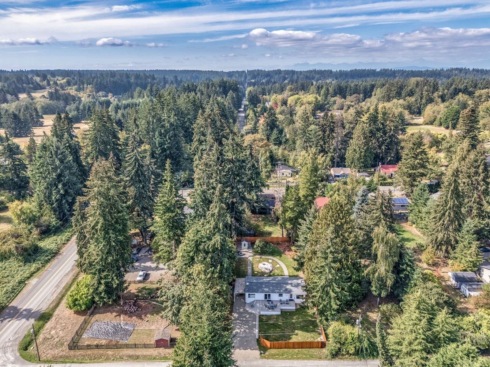 Property Photo: 16733 98th Avenue SW WA 98070