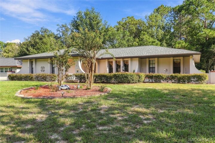Property Photo:  5 Mangrove Court S  FL 34446 