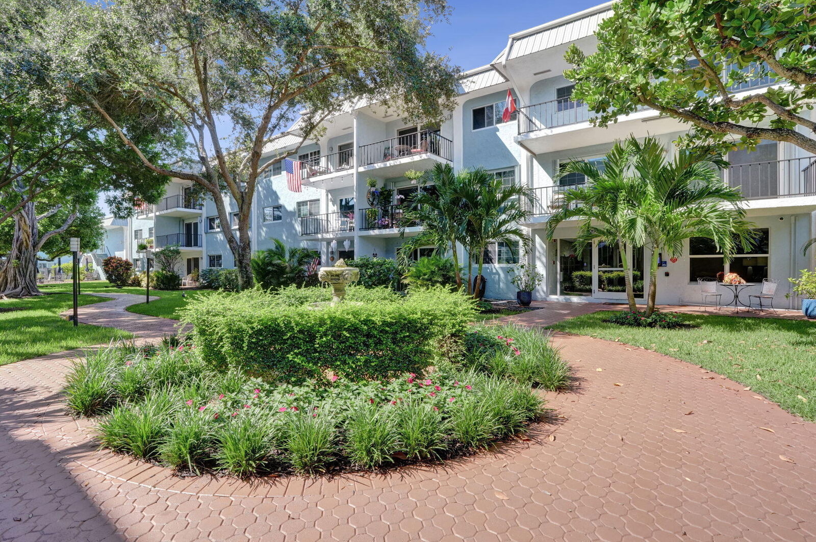Property Photo:  3000 NE 5th Terrace 102-A  FL 33334 