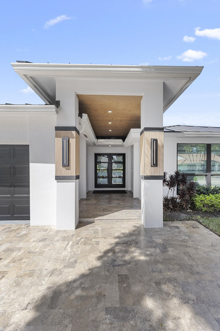 Property Photo:  612 Pine Lake Drive  FL 33445 