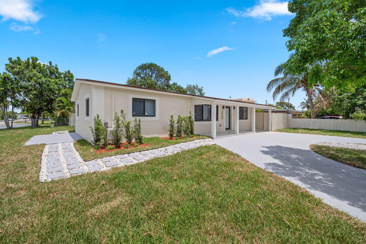 Property Photo: 1944 NE 2nd Avenue FL 33060