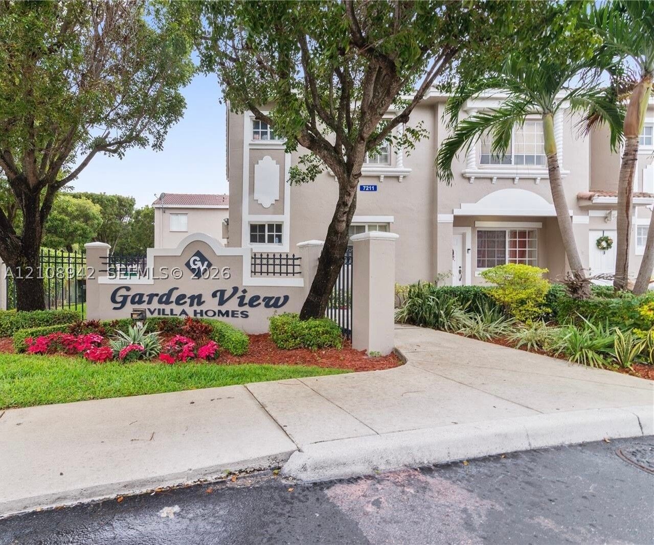 Property Photo: 7211 NW 174th Ter 101 FL 33015