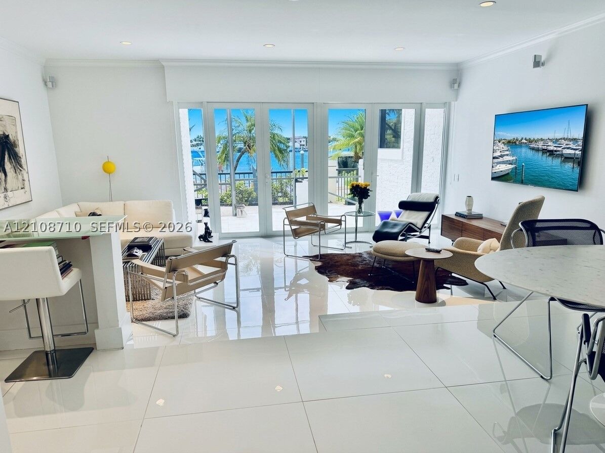 Property Photo: 3630 Yacht Club Dr 605 FL 33180