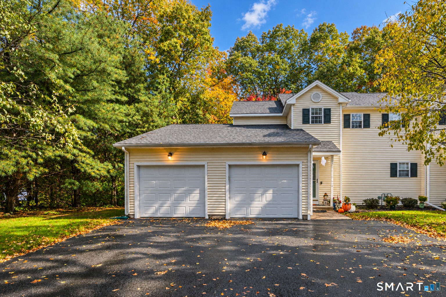 Property Photo:  135 New Britain Avenue 1  CT 06062 