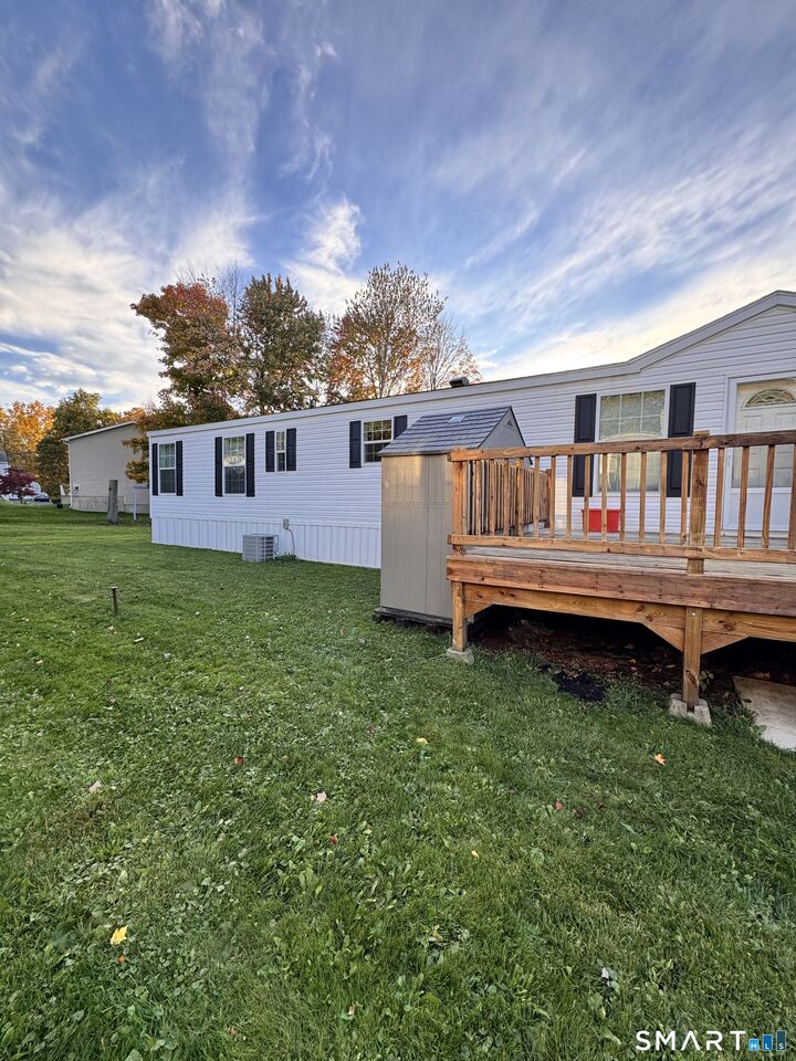 Property Photo:  4 South Terrace  CT 06066 