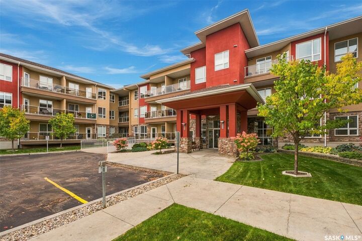 Property Photo:  1025 Moss Avenue 224  SK S7H 4C7 