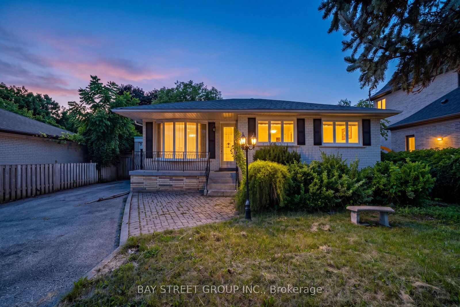 Property Photo:  32 Alanadale Avenue Bsmt  ON L3P 1S3 