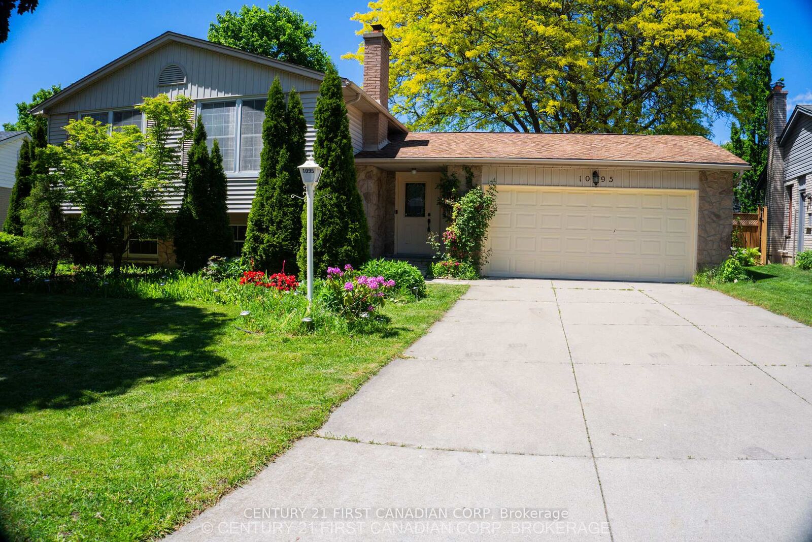 Property Photo:  1095 Prince George Road  ON N6H 4E2 